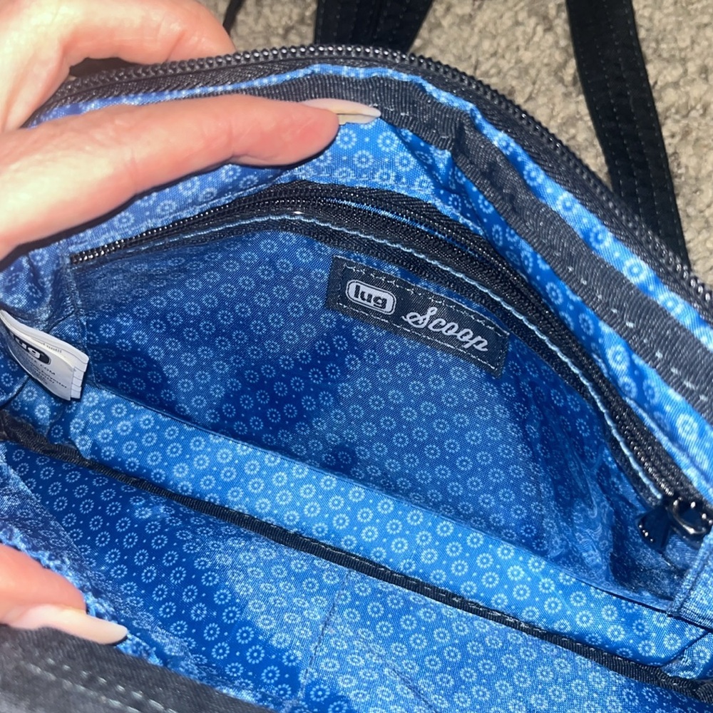 LUG Scoop Crossbody Bag - Picture 3 of 8